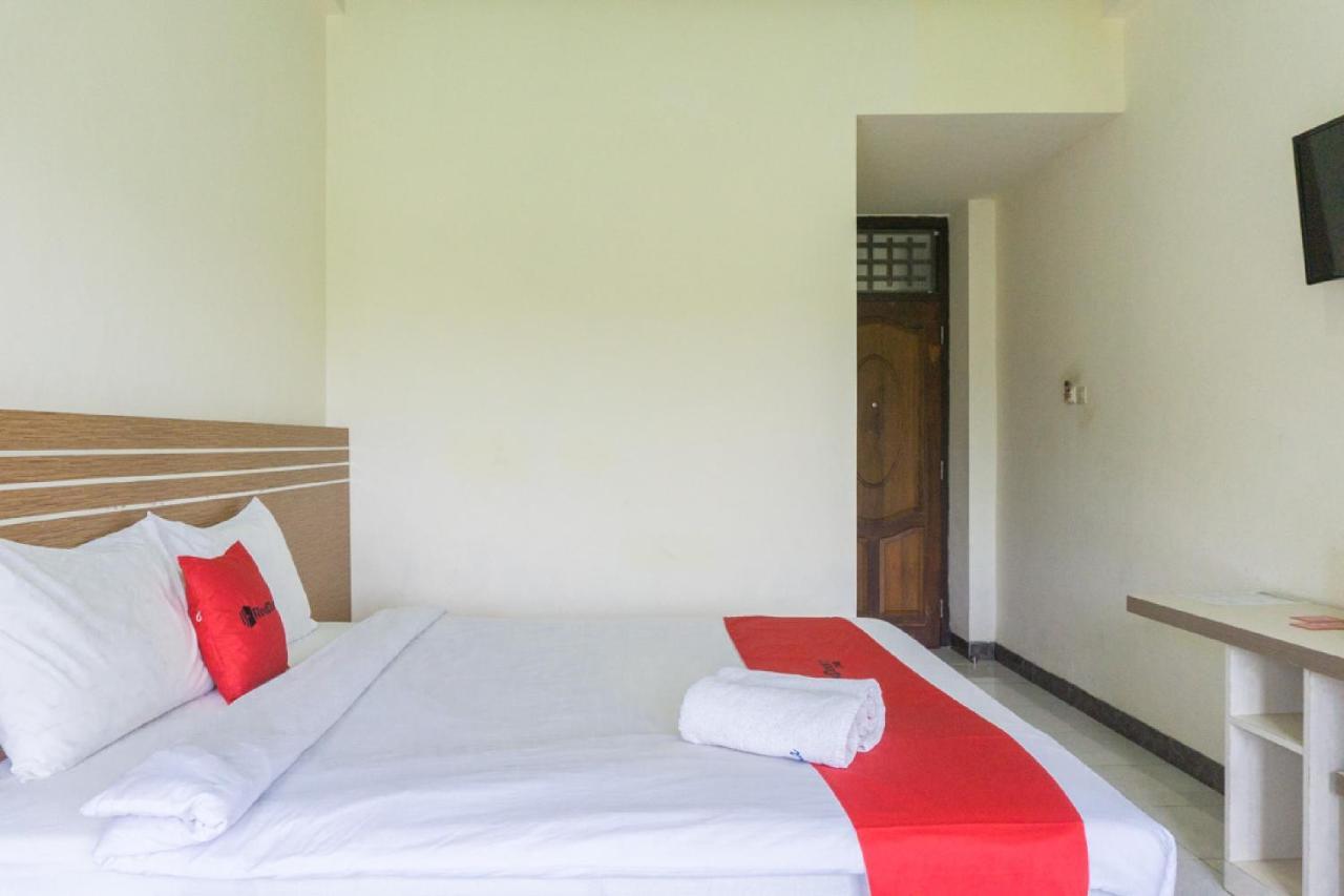 Отель Reddoorz @ Tambolaka Sumba Lokokaki Экстерьер фото