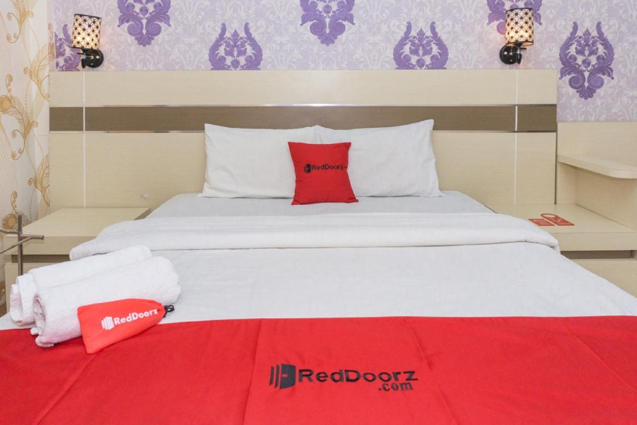 Отель Reddoorz @ Tambolaka Sumba Lokokaki Экстерьер фото