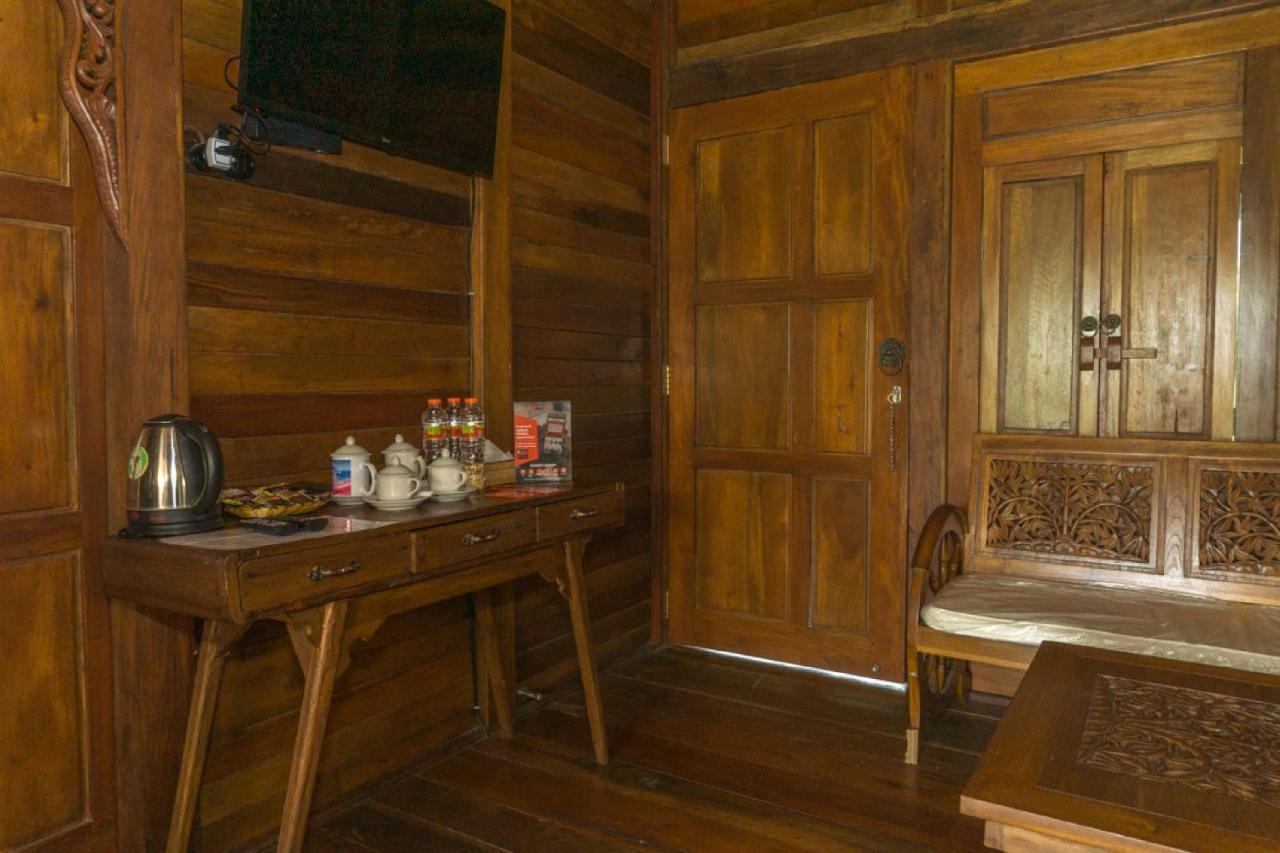 Отель Reddoorz @ Tambolaka Sumba Lokokaki Экстерьер фото